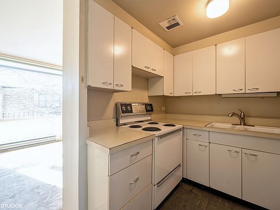5th image of 235 W Eugenie St APT T3