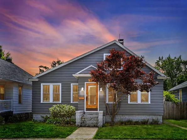 526 La Salle Ave, Saint Joseph, MI 49085