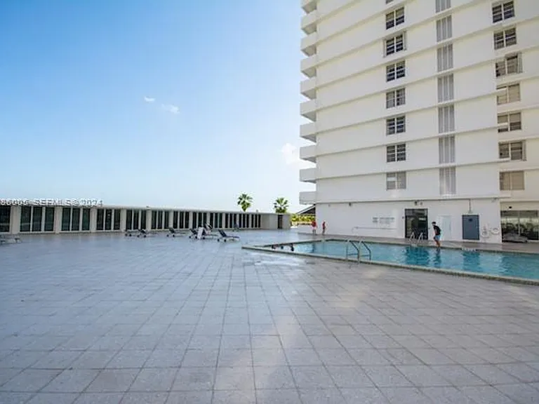 5601 Collins Ave #1206 — Photo 27