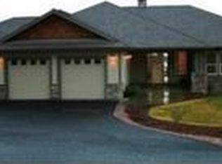 953 Highland View Loop, Redmond, OR 97756