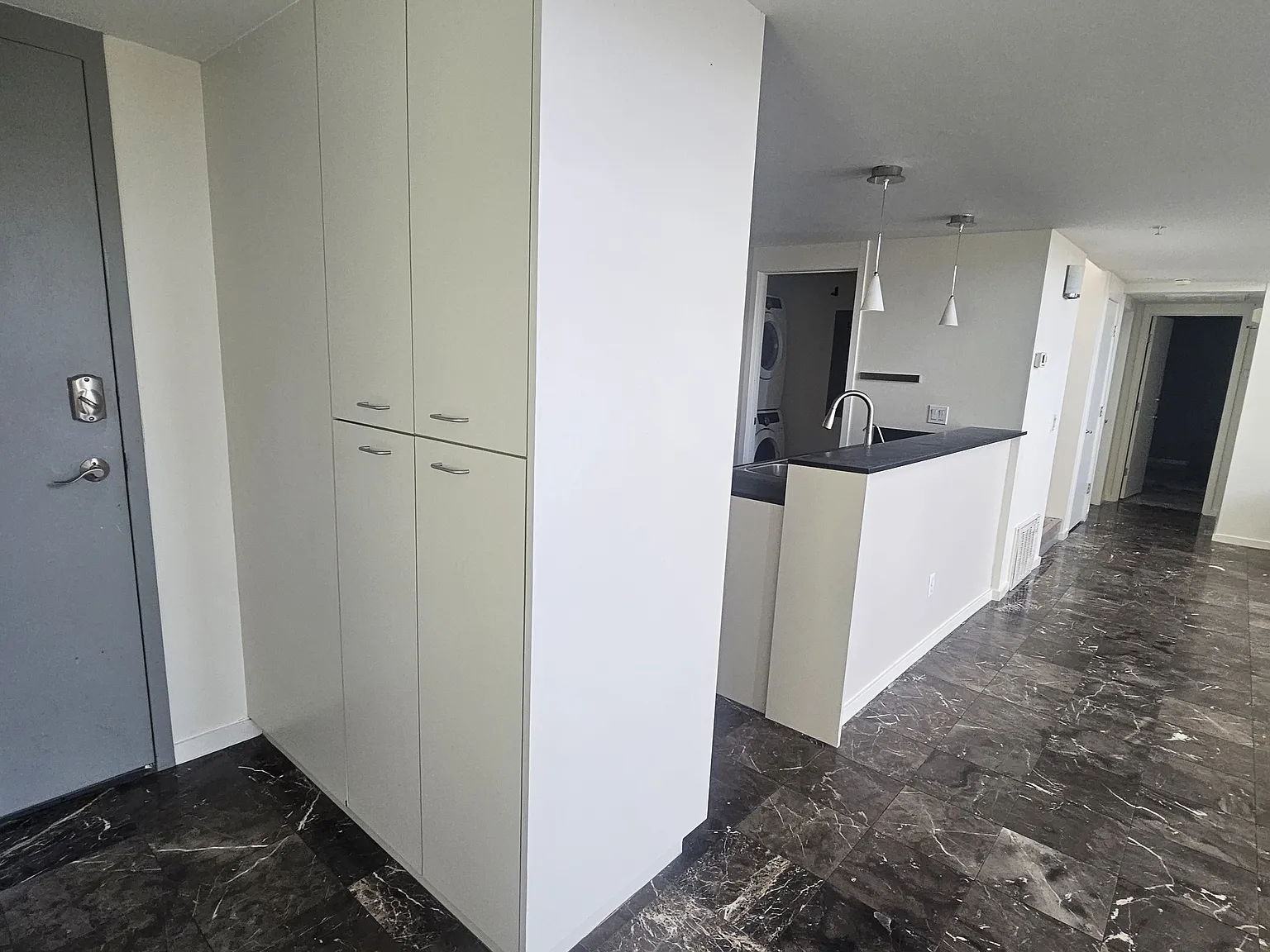 3 bed, 2.5 bath, 2257 sqft, $2,650 — Photo 1