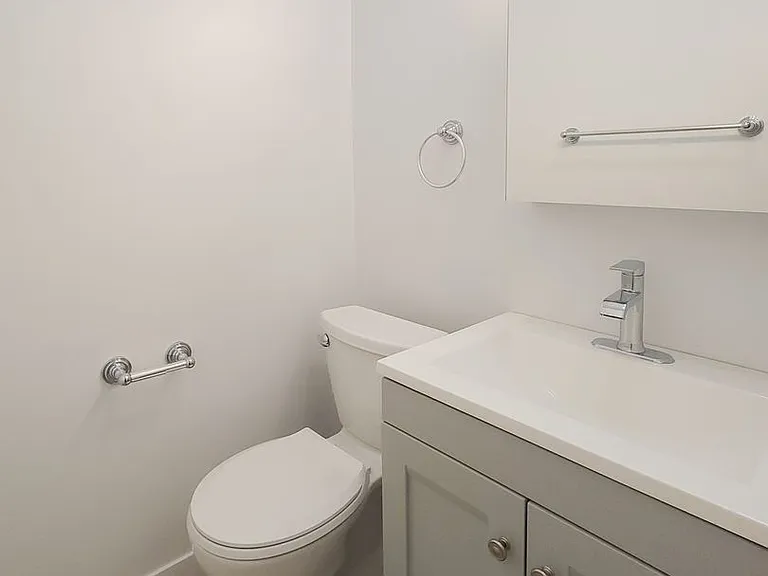 4500- 4506 N. Ashland / 1606-14 W. Sunnyside — Photo 9
