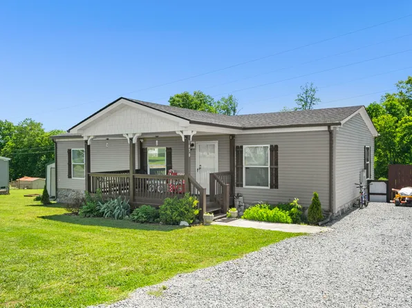 1030 Pointe Ln, Lafayette, TN 37083