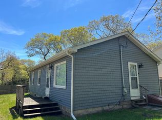 42 Washington Ave, Oak Bluffs, MA 02557