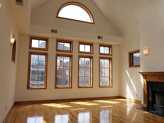 4th image of 844 W Buckingham Pl #3A