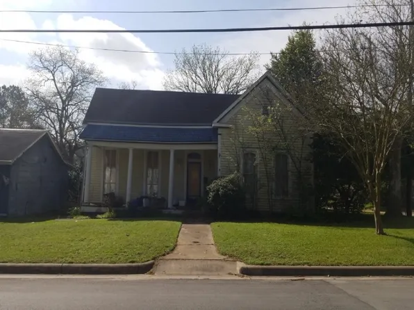 705 W 5th St, Brenham, TX 77833