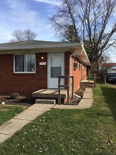 2BR, 1 BA Single Level Duplex