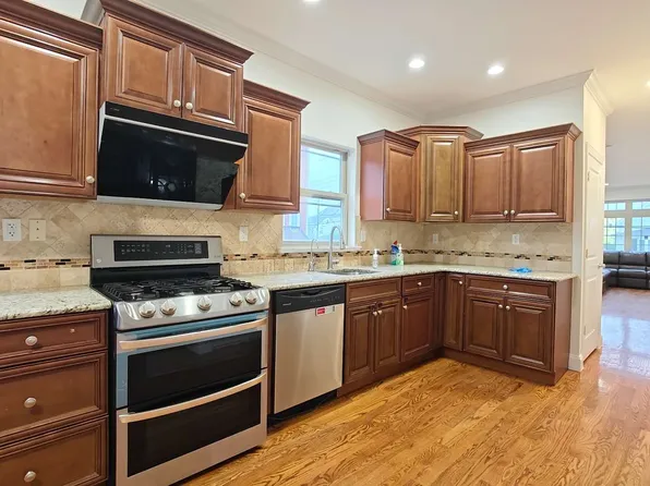 238 Colony Ave, Staten Island, NY 10306