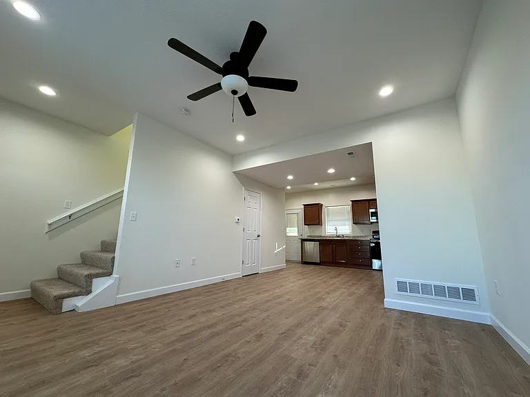 101 Fairlane St — Photo 1