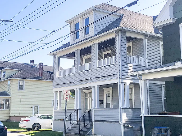 36 Farr Ave — Photo 2