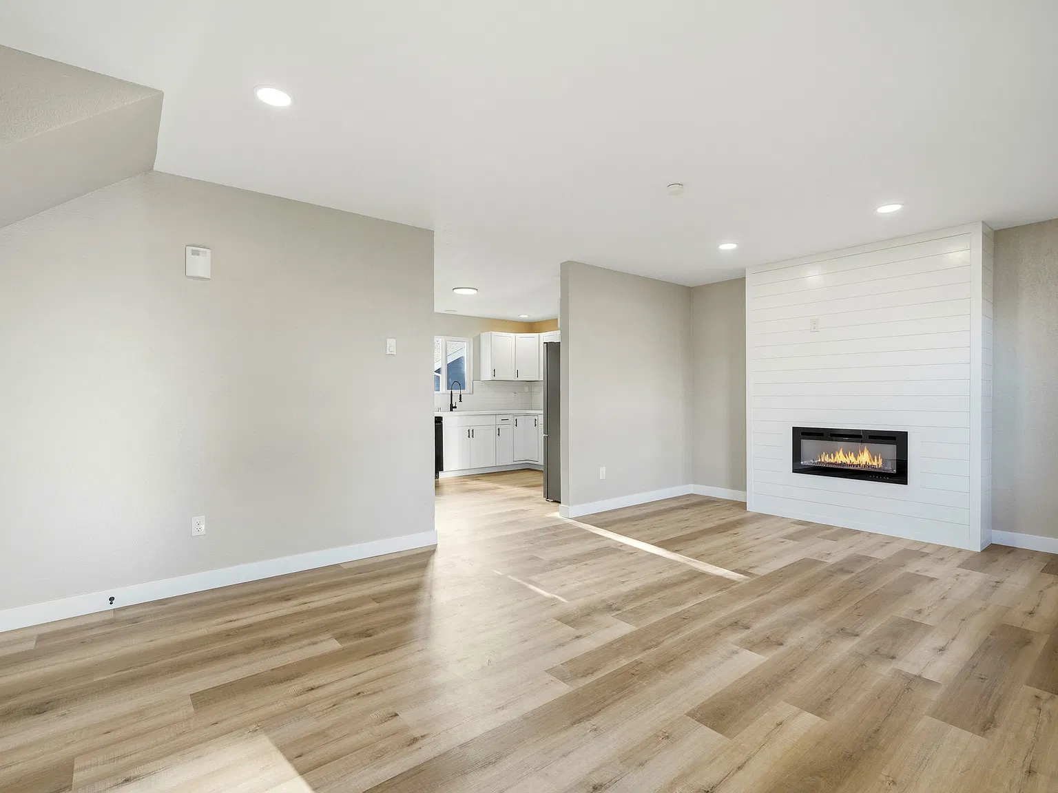 3 bed, 2.5 bath, $1,300 — Photo 4