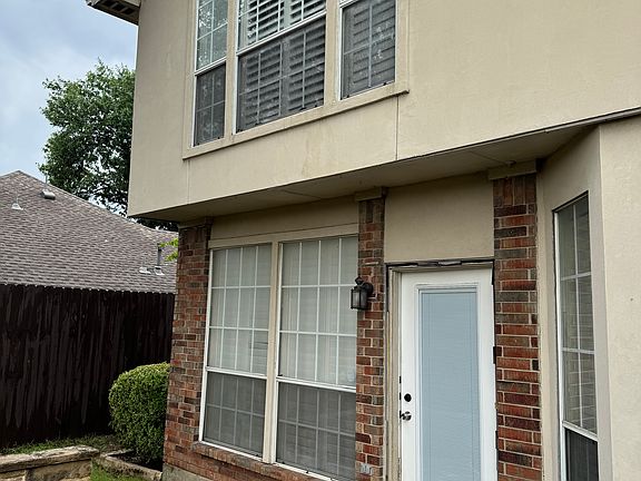 2nd image of 3704 Racquet Ct