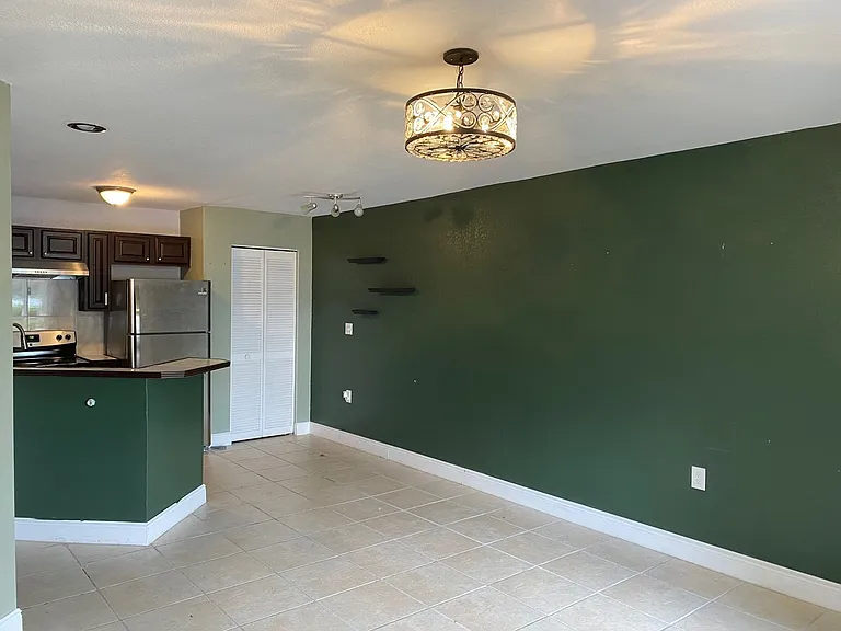 1916 Lake Atriums Cir #28 — Photo 4