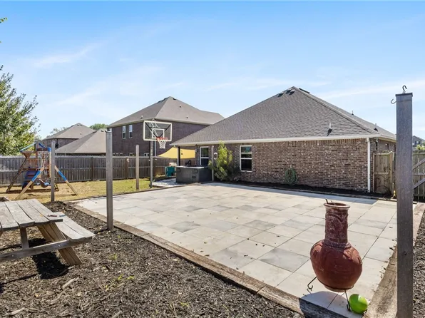 1201 E Ridge View Dr, Siloam Springs, AR 72761