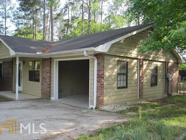 2040 Robin Cir NE — Photo 4