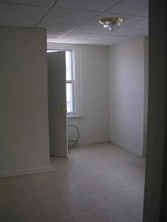 2029 W Nedro Ave — Photo 5