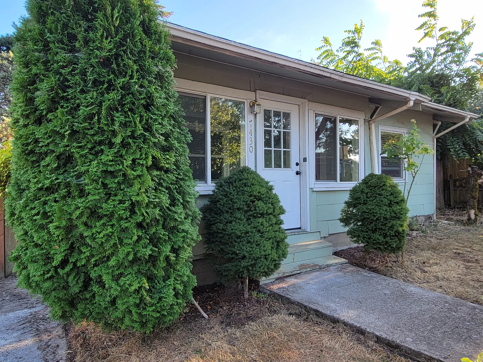 2 bed, 842 sqft, $2,300 — Photo 2