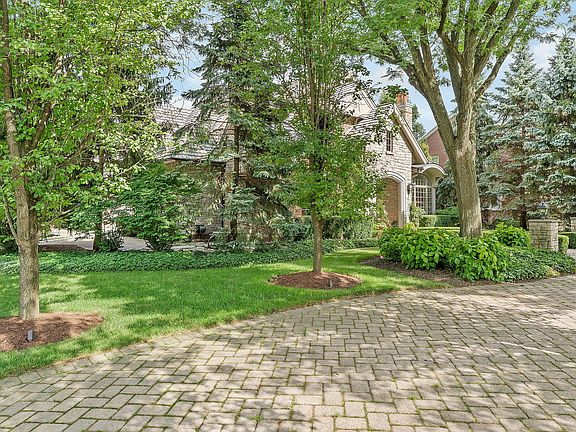 4th image of 707 S Park Ave