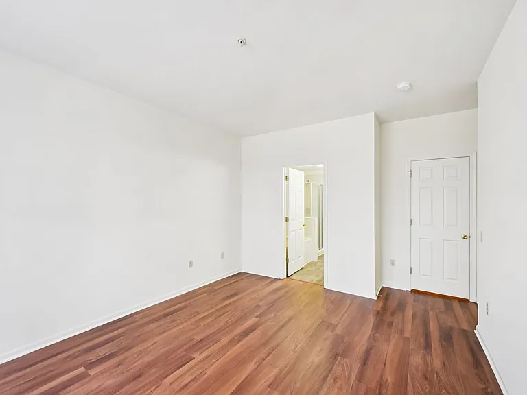 Spring Creek Apartments — Photo 34