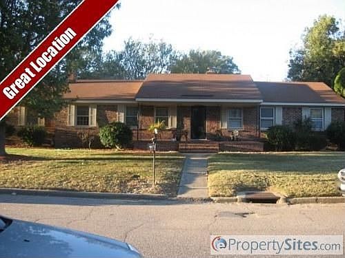 1st image of 617 Whitehaven Cres