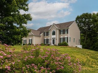 11 Howarth Dr, Upton, MA 01568