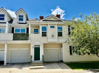 102 NW Prestwick Gdns SE, Calgary, AB T2Z3V4