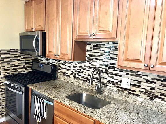 5th image of 5113 Crossfield Ct APT 5