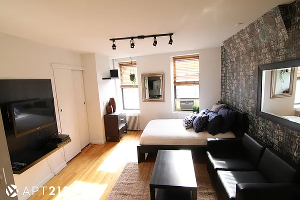 Rented by APT212 INC | media 3