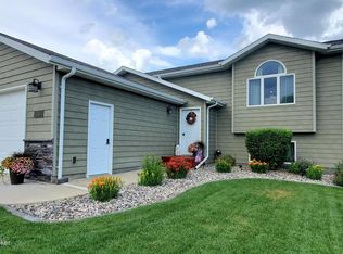 716 17th Ave E, Dickinson, ND 58601
