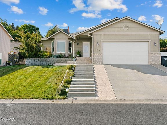 2nd image of 803 Braeburn Ct