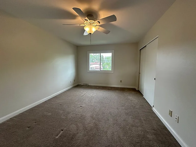 W164N11511 Squire Ct — Photo 10
