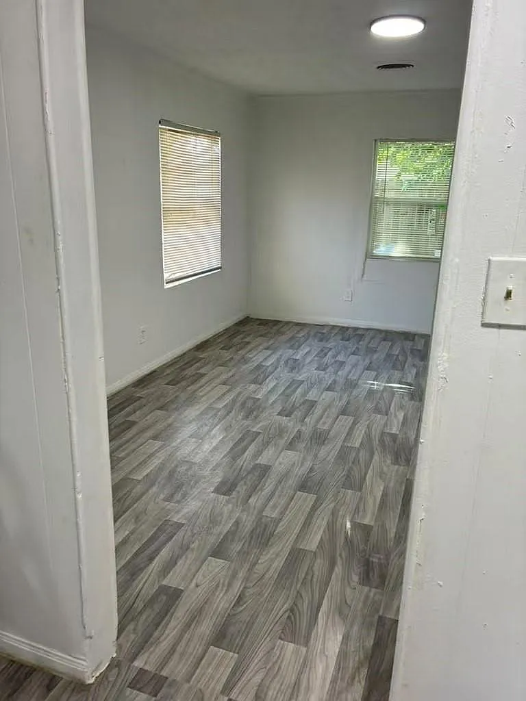 2 bed, 1.0 bath, 780 sqft, $1,140 — Photo 3
