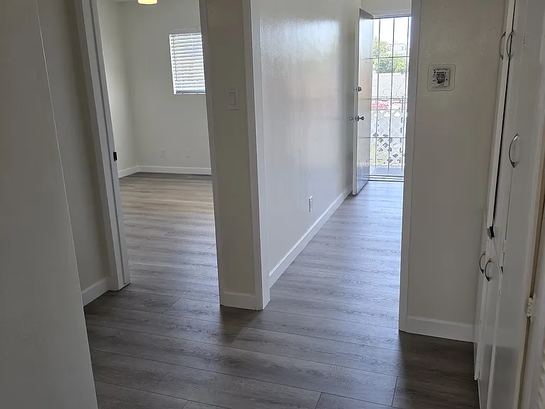 10714 La Reina Ave #4 — Photo 11