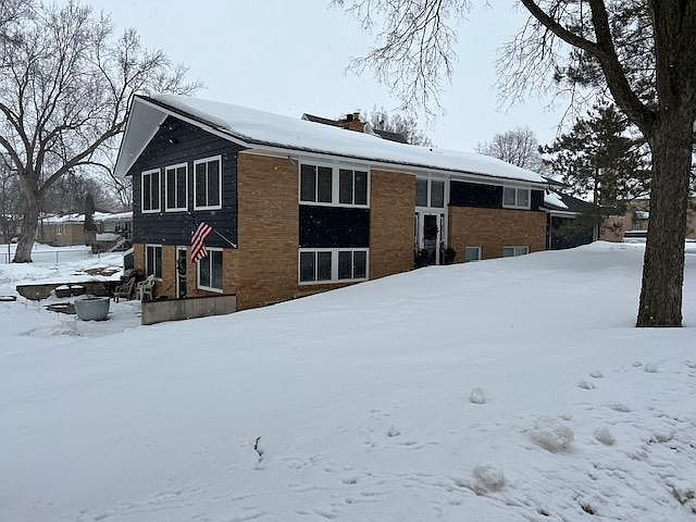 1st image of 601 N Armstrong Ave
