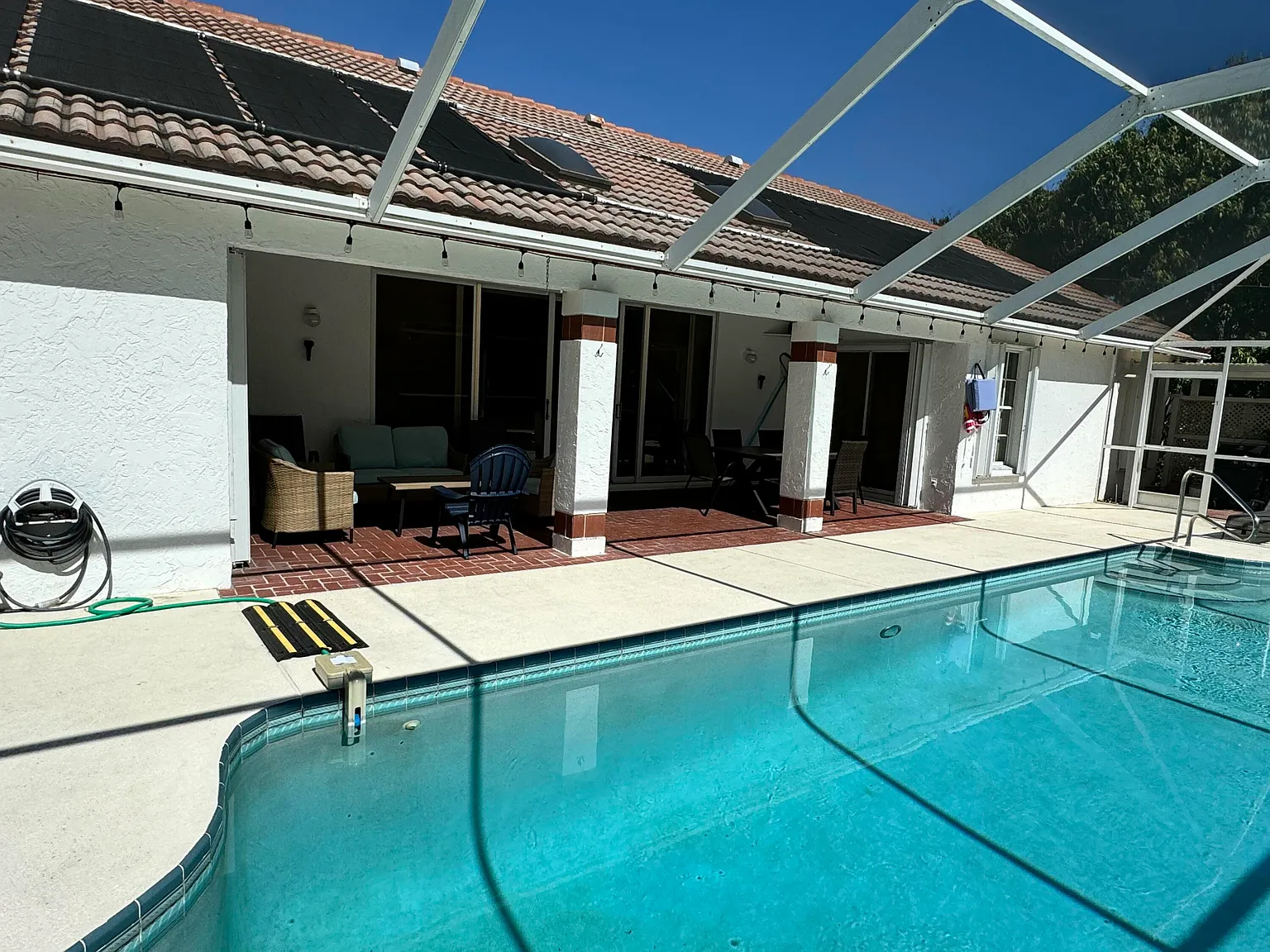 3 bed, 2.0 bath, 2014 sqft, $6,000 — Photo 3
