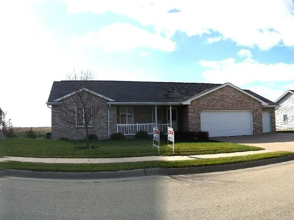 614 Crown Line Dr, Epworth, IA 52045