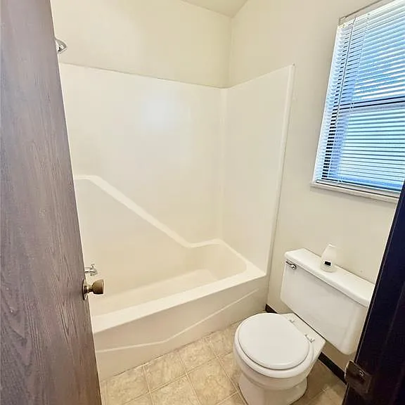 141 Ashley Dr — Photo 9