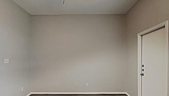 3rd image of 5713 Parkview Hills Ln