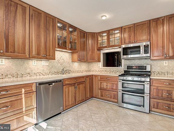 5th image of 3040 Southern Elm Ct