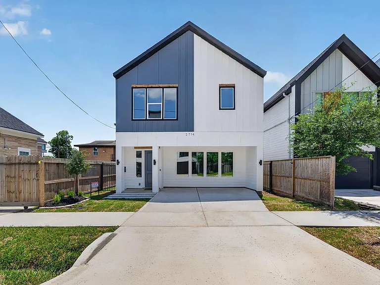 2714 Drew St — Photo 29