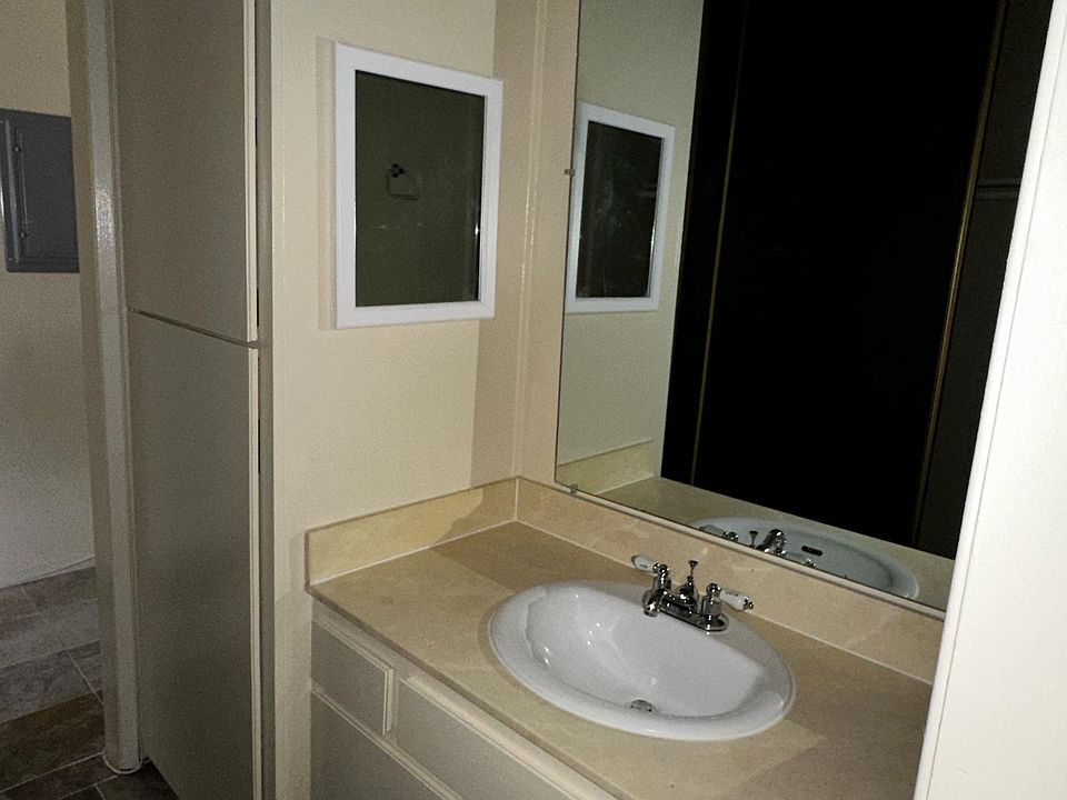 1st image of 3422 Maricopa St #101