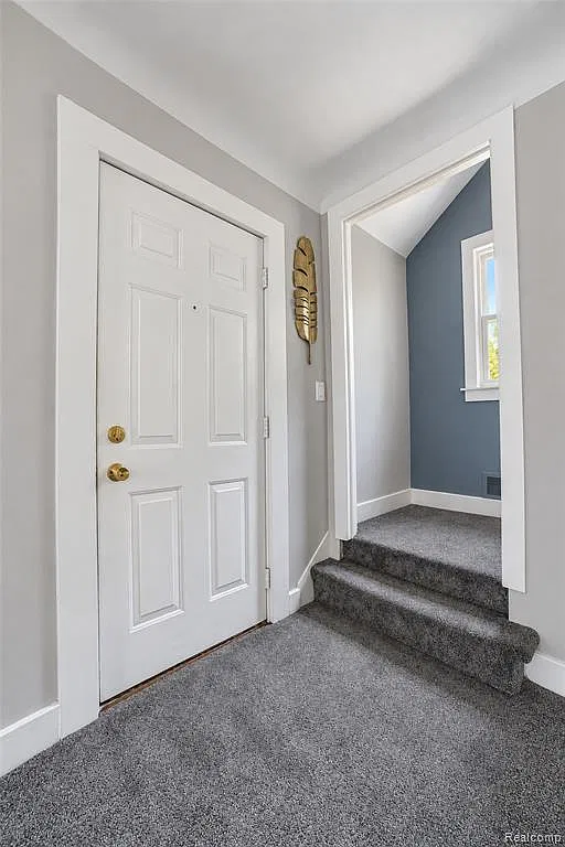 3 bed, 2.0 bath, 1250 sqft, $2,000 — Photo 4