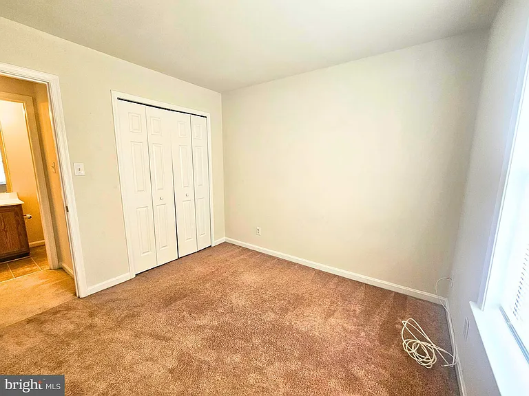 303 Dundee Pl — Photo 15