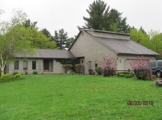10493 Quarterline Rd, Gillett, WI 54124