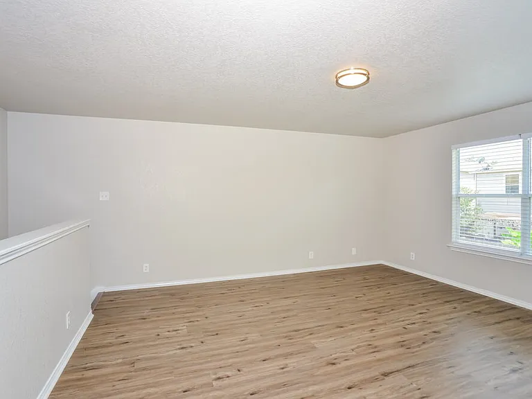 8014 Icicle Trl — Photo 15