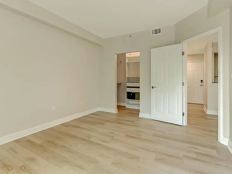 1074 Peachtree Walk NE #B222 — Photo 11