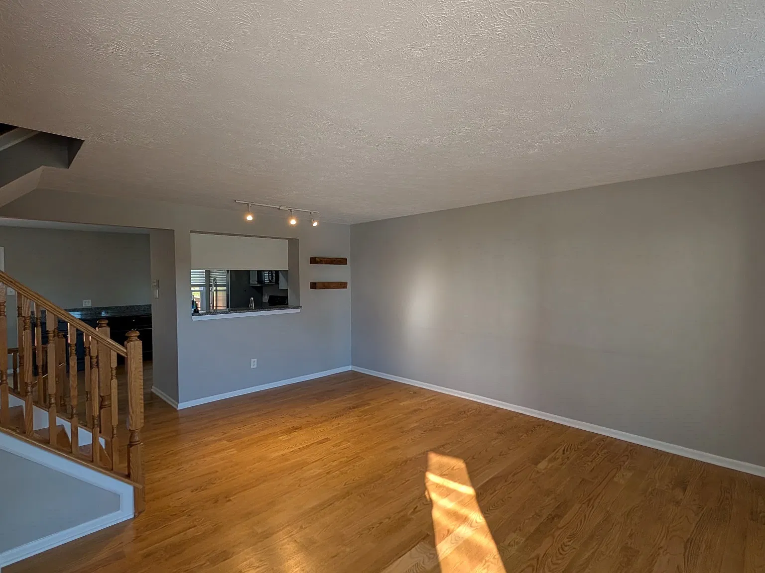 3 bed, 2.5 bath, 1700 sqft, $2,800 — Photo 3