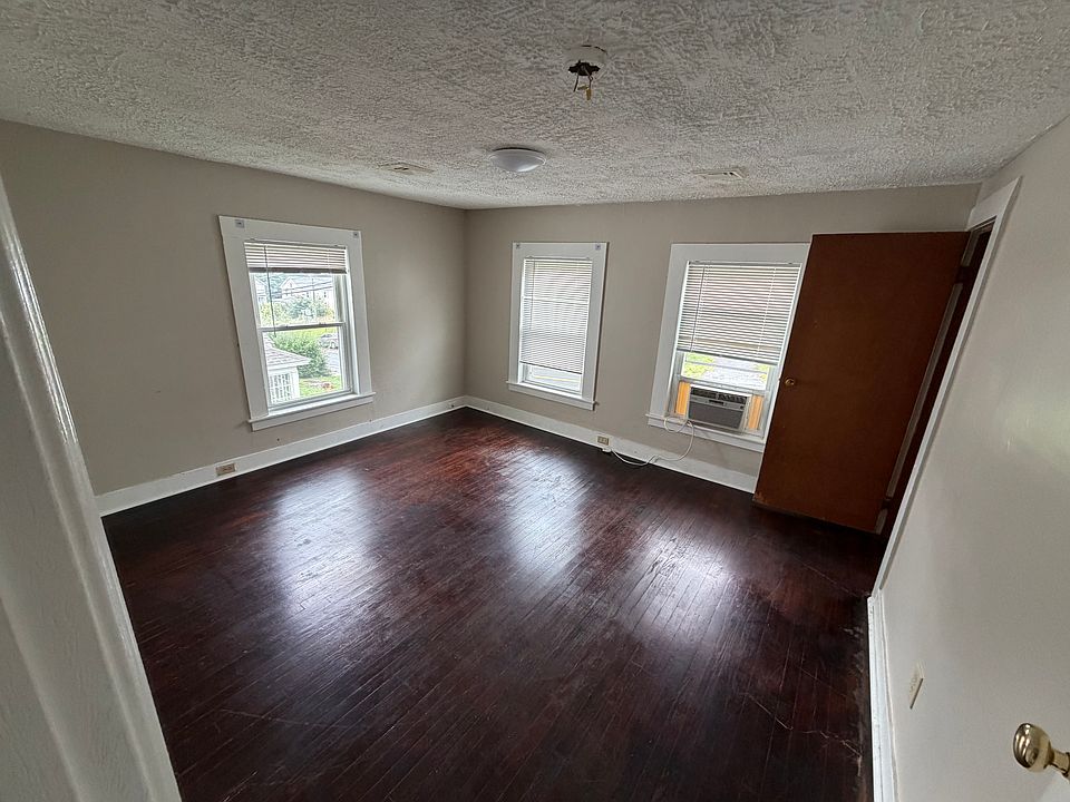 1st image of 158 S Main St #1