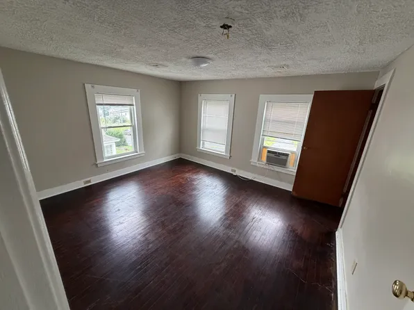 158 S Main St #1, Manchester, CT 06040