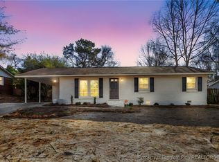 221 Lansdowne Rd, Fayetteville, NC 28314